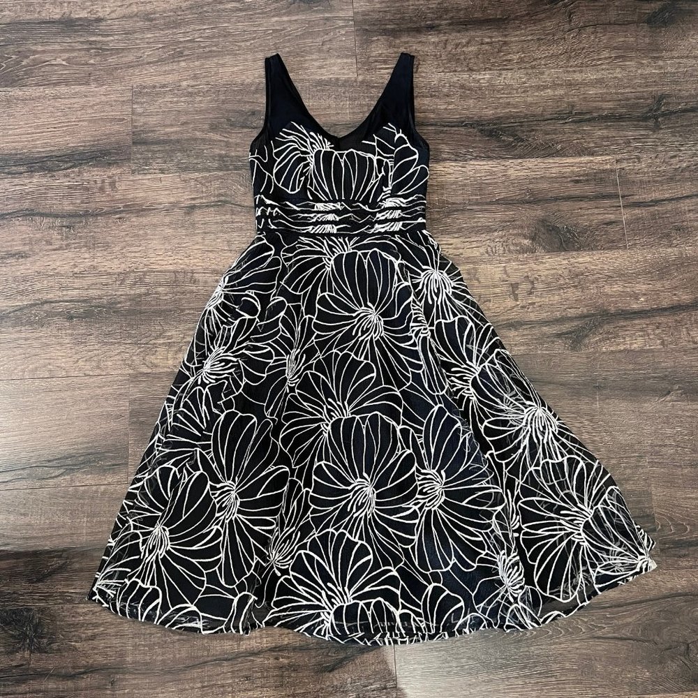 Anthropologie Moulinette Soeurs Black and White Floral Embroidered Dress